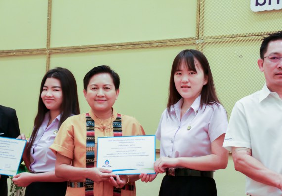 ภาพกิจกรรม คณะวิทยาศาสตร์และเทคโนโลยี จัดพิธีมอบทุนการศึกษา ปตท.สผ.ประจาปี 2562