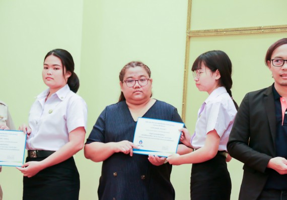 ภาพกิจกรรม คณะวิทยาศาสตร์และเทคโนโลยี จัดพิธีมอบทุนการศึกษา ปตท.สผ.ประจาปี 2562