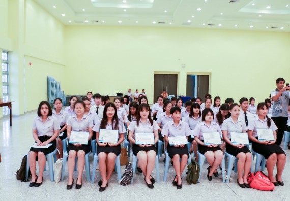 ภาพกิจกรรม คณะวิทยาศาสตร์และเทคโนโลยี จัดพิธีมอบทุนการศึกษา ปตท.สผ.ประจาปี 2562