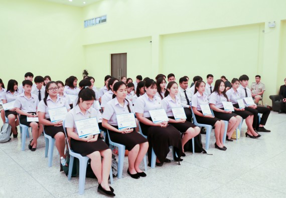 ภาพกิจกรรม คณะวิทยาศาสตร์และเทคโนโลยี จัดพิธีมอบทุนการศึกษา ปตท.สผ.ประจาปี 2562