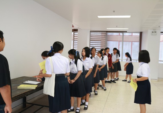 ภาพกิจกรรม คณะวิทยาศาสตร์และเทคโนโลยี จัดค่ายวิทยาศาสตร์โรงเรียนตากพิทยาคม