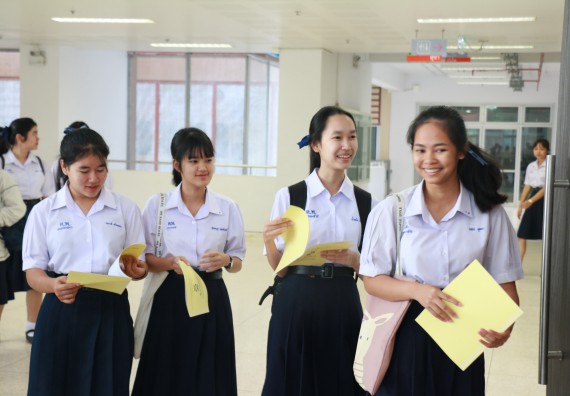 ภาพกิจกรรม คณะวิทยาศาสตร์และเทคโนโลยี จัดค่ายวิทยาศาสตร์โรงเรียนตากพิทยาคม