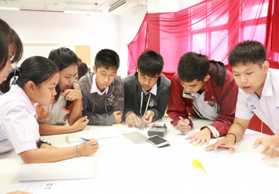 ภาพกิจกรรม คณะวิทยาศาสตร์และเทคโนโลยี จัดค่ายวิทยาศาสตร์โรงเรียนตากพิทยาคม