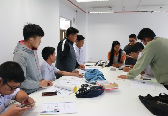 ภาพกิจกรรม คณะวิทยาศาสตร์และเทคโนโลยี จัดค่ายวิทยาศาสตร์โรงเรียนตากพิทยาคม