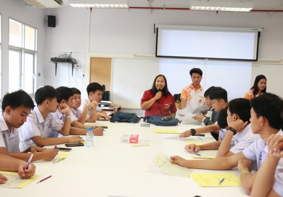 ภาพกิจกรรม คณะวิทยาศาสตร์และเทคโนโลยี จัดค่ายวิทยาศาสตร์โรงเรียนตากพิทยาคม