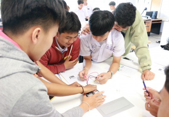 ภาพกิจกรรม คณะวิทยาศาสตร์และเทคโนโลยี จัดค่ายวิทยาศาสตร์โรงเรียนตากพิทยาคม