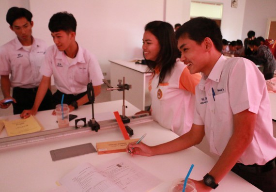 ภาพกิจกรรม คณะวิทยาศาสตร์และเทคโนโลยี จัดค่ายวิทยาศาสตร์โรงเรียนตากพิทยาคม