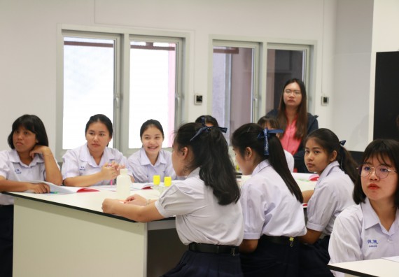 ภาพกิจกรรม คณะวิทยาศาสตร์และเทคโนโลยี จัดค่ายวิทยาศาสตร์โรงเรียนตากพิทยาคม