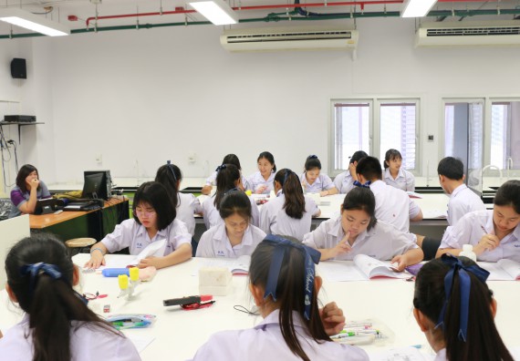 ภาพกิจกรรม คณะวิทยาศาสตร์และเทคโนโลยี จัดค่ายวิทยาศาสตร์โรงเรียนตากพิทยาคม