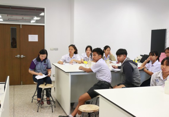 ภาพกิจกรรม คณะวิทยาศาสตร์และเทคโนโลยี จัดค่ายวิทยาศาสตร์โรงเรียนตากพิทยาคม