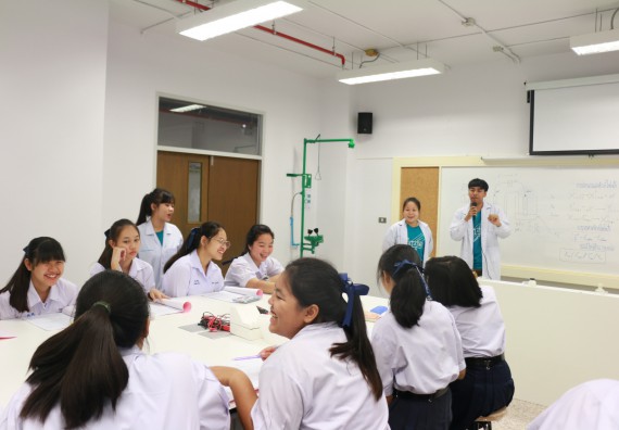 ภาพกิจกรรม คณะวิทยาศาสตร์และเทคโนโลยี จัดค่ายวิทยาศาสตร์โรงเรียนตากพิทยาคม