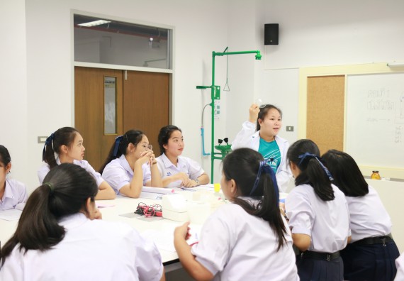 ภาพกิจกรรม คณะวิทยาศาสตร์และเทคโนโลยี จัดค่ายวิทยาศาสตร์โรงเรียนตากพิทยาคม