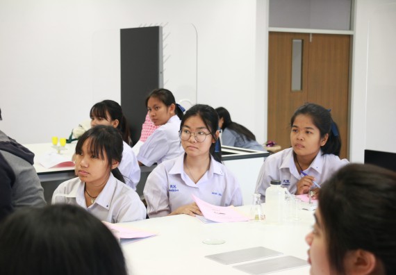 ภาพกิจกรรม คณะวิทยาศาสตร์และเทคโนโลยี จัดค่ายวิทยาศาสตร์โรงเรียนตากพิทยาคม