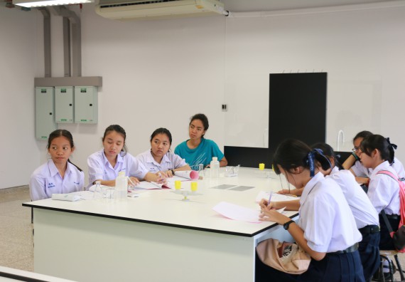 ภาพกิจกรรม คณะวิทยาศาสตร์และเทคโนโลยี จัดค่ายวิทยาศาสตร์โรงเรียนตากพิทยาคม