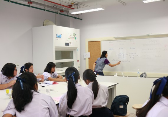 ภาพกิจกรรม คณะวิทยาศาสตร์และเทคโนโลยี จัดค่ายวิทยาศาสตร์โรงเรียนตากพิทยาคม