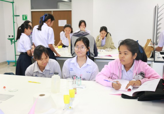 ภาพกิจกรรม คณะวิทยาศาสตร์และเทคโนโลยี จัดค่ายวิทยาศาสตร์โรงเรียนตากพิทยาคม