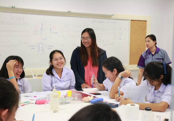 ภาพกิจกรรม คณะวิทยาศาสตร์และเทคโนโลยี จัดค่ายวิทยาศาสตร์โรงเรียนตากพิทยาคม