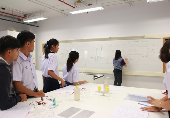 ภาพกิจกรรม คณะวิทยาศาสตร์และเทคโนโลยี จัดค่ายวิทยาศาสตร์โรงเรียนตากพิทยาคม