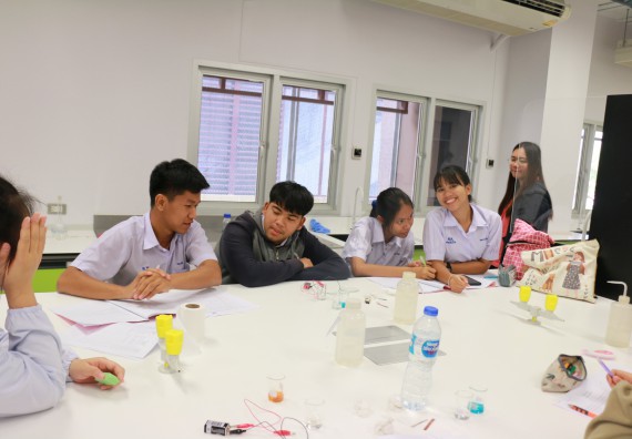 ภาพกิจกรรม คณะวิทยาศาสตร์และเทคโนโลยี จัดค่ายวิทยาศาสตร์โรงเรียนตากพิทยาคม