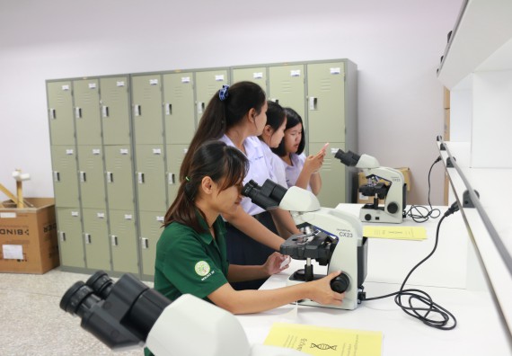 ภาพกิจกรรม คณะวิทยาศาสตร์และเทคโนโลยี จัดค่ายวิทยาศาสตร์โรงเรียนตากพิทยาคม