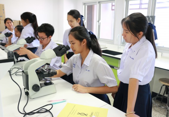 ภาพกิจกรรม คณะวิทยาศาสตร์และเทคโนโลยี จัดค่ายวิทยาศาสตร์โรงเรียนตากพิทยาคม