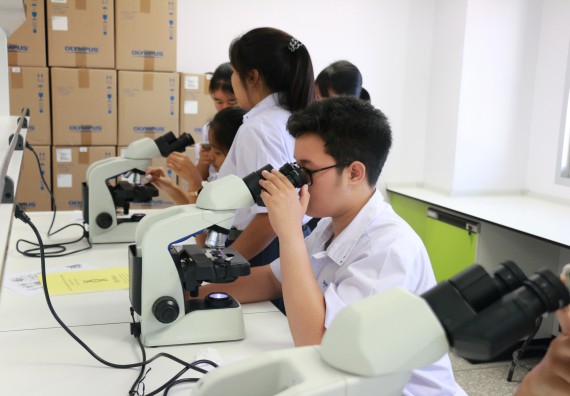 ภาพกิจกรรม คณะวิทยาศาสตร์และเทคโนโลยี จัดค่ายวิทยาศาสตร์โรงเรียนตากพิทยาคม