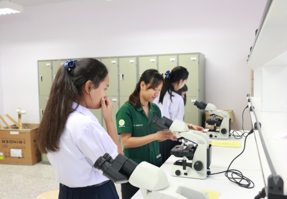 ภาพกิจกรรม คณะวิทยาศาสตร์และเทคโนโลยี จัดค่ายวิทยาศาสตร์โรงเรียนตากพิทยาคม