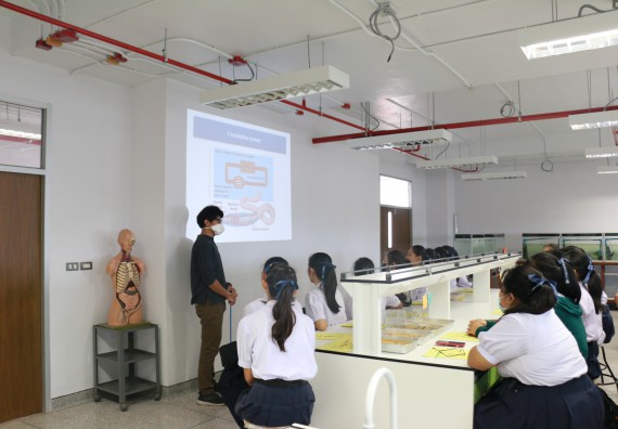 ภาพกิจกรรม คณะวิทยาศาสตร์และเทคโนโลยี จัดค่ายวิทยาศาสตร์โรงเรียนตากพิทยาคม