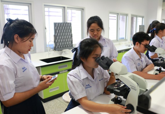 ภาพกิจกรรม คณะวิทยาศาสตร์และเทคโนโลยี จัดค่ายวิทยาศาสตร์โรงเรียนตากพิทยาคม