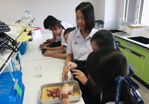 ภาพกิจกรรม คณะวิทยาศาสตร์และเทคโนโลยี จัดค่ายวิทยาศาสตร์โรงเรียนตากพิทยาคม