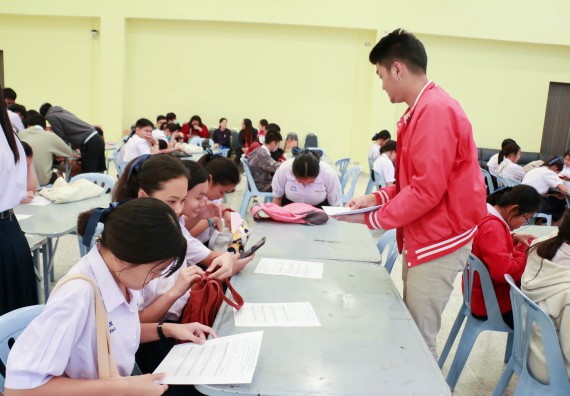 ภาพกิจกรรม คณะวิทยาศาสตร์และเทคโนโลยี จัดค่ายวิทยาศาสตร์โรงเรียนตากพิทยาคม