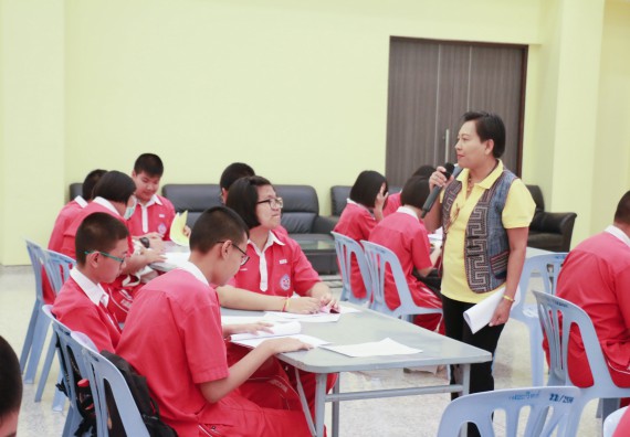 ภาพกิจกรรม คณะวิทยาศาสตร์และเทคโนโลยี จัดโครงการค่ายวิทยาศาสตร์นักเรียนห้องเรียนพิเศษวิทยาศาสตร์ ระดับชั้นมัธยมศึกษาปีที่ 2 โรงเรียนกำแพงเพชรพิทยาคม 