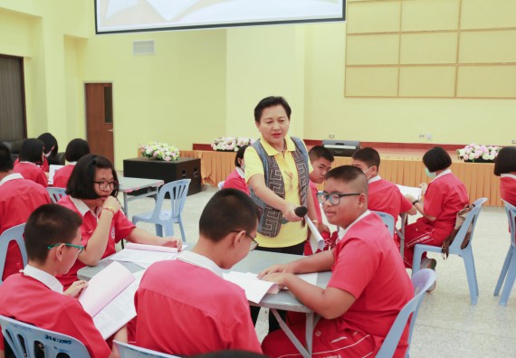 ภาพกิจกรรม คณะวิทยาศาสตร์และเทคโนโลยี จัดโครงการค่ายวิทยาศาสตร์นักเรียนห้องเรียนพิเศษวิทยาศาสตร์ ระดับชั้นมัธยมศึกษาปีที่ 2 โรงเรียนกำแพงเพชรพิทยาคม 