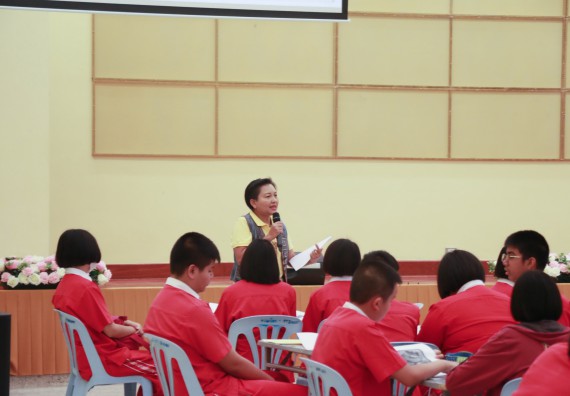 ภาพกิจกรรม คณะวิทยาศาสตร์และเทคโนโลยี จัดโครงการค่ายวิทยาศาสตร์นักเรียนห้องเรียนพิเศษวิทยาศาสตร์ ระดับชั้นมัธยมศึกษาปีที่ 2 โรงเรียนกำแพงเพชรพิทยาคม 