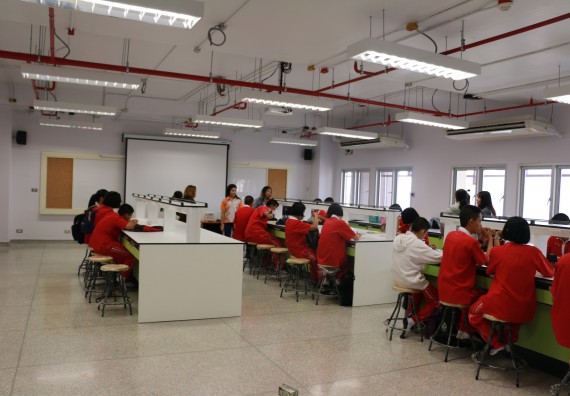 ภาพกิจกรรม คณะวิทยาศาสตร์และเทคโนโลยี จัดโครงการค่ายวิทยาศาสตร์นักเรียนห้องเรียนพิเศษวิทยาศาสตร์ ระดับชั้นมัธยมศึกษาปีที่ 2 โรงเรียนกำแพงเพชรพิทยาคม 