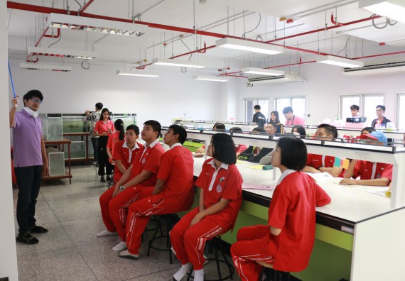 ภาพกิจกรรม คณะวิทยาศาสตร์และเทคโนโลยี จัดโครงการค่ายวิทยาศาสตร์นักเรียนห้องเรียนพิเศษวิทยาศาสตร์ ระดับชั้นมัธยมศึกษาปีที่ 2 โรงเรียนกำแพงเพชรพิทยาคม 