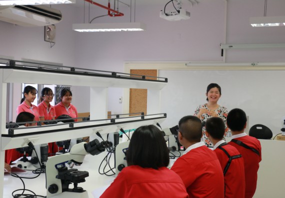 ภาพกิจกรรม คณะวิทยาศาสตร์และเทคโนโลยี จัดโครงการค่ายวิทยาศาสตร์นักเรียนห้องเรียนพิเศษวิทยาศาสตร์ ระดับชั้นมัธยมศึกษาปีที่ 2 โรงเรียนกำแพงเพชรพิทยาคม 