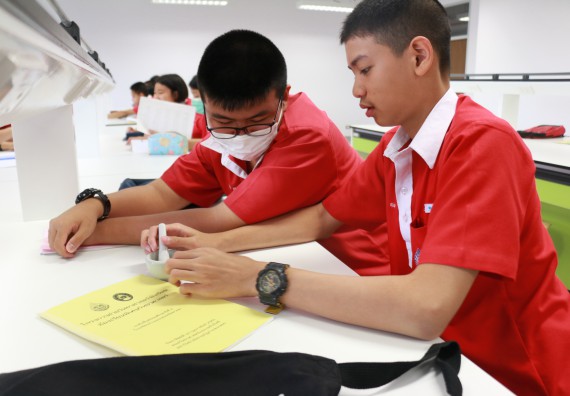 ภาพกิจกรรม คณะวิทยาศาสตร์และเทคโนโลยี จัดโครงการค่ายวิทยาศาสตร์นักเรียนห้องเรียนพิเศษวิทยาศาสตร์ ระดับชั้นมัธยมศึกษาปีที่ 2 โรงเรียนกำแพงเพชรพิทยาคม 