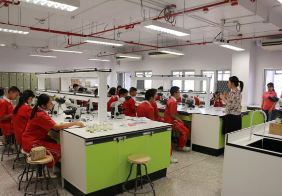 ภาพกิจกรรม คณะวิทยาศาสตร์และเทคโนโลยี จัดโครงการค่ายวิทยาศาสตร์นักเรียนห้องเรียนพิเศษวิทยาศาสตร์ ระดับชั้นมัธยมศึกษาปีที่ 2 โรงเรียนกำแพงเพชรพิทยาคม 