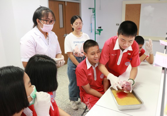 ภาพกิจกรรม คณะวิทยาศาสตร์และเทคโนโลยี จัดโครงการค่ายวิทยาศาสตร์นักเรียนห้องเรียนพิเศษวิทยาศาสตร์ ระดับชั้นมัธยมศึกษาปีที่ 2 โรงเรียนกำแพงเพชรพิทยาคม 