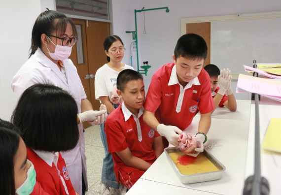 ภาพกิจกรรม คณะวิทยาศาสตร์และเทคโนโลยี จัดโครงการค่ายวิทยาศาสตร์นักเรียนห้องเรียนพิเศษวิทยาศาสตร์ ระดับชั้นมัธยมศึกษาปีที่ 2 โรงเรียนกำแพงเพชรพิทยาคม 