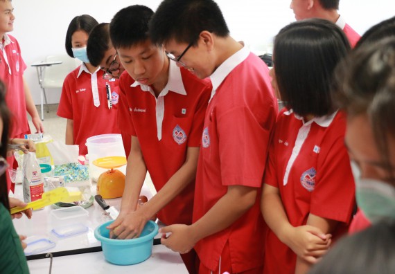 ภาพกิจกรรม คณะวิทยาศาสตร์และเทคโนโลยี จัดโครงการค่ายวิทยาศาสตร์นักเรียนห้องเรียนพิเศษวิทยาศาสตร์ ระดับชั้นมัธยมศึกษาปีที่ 2 โรงเรียนกำแพงเพชรพิทยาคม 