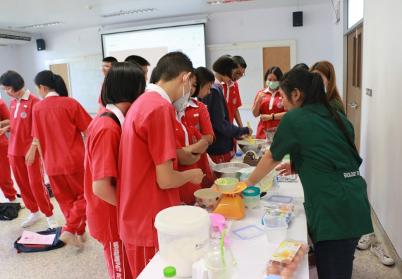 ภาพกิจกรรม คณะวิทยาศาสตร์และเทคโนโลยี จัดโครงการค่ายวิทยาศาสตร์นักเรียนห้องเรียนพิเศษวิทยาศาสตร์ ระดับชั้นมัธยมศึกษาปีที่ 2 โรงเรียนกำแพงเพชรพิทยาคม 