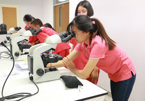 ภาพกิจกรรม คณะวิทยาศาสตร์และเทคโนโลยี จัดโครงการค่ายวิทยาศาสตร์นักเรียนห้องเรียนพิเศษวิทยาศาสตร์ ระดับชั้นมัธยมศึกษาปีที่ 2 โรงเรียนกำแพงเพชรพิทยาคม 