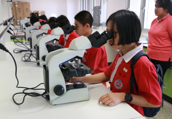 ภาพกิจกรรม คณะวิทยาศาสตร์และเทคโนโลยี จัดโครงการค่ายวิทยาศาสตร์นักเรียนห้องเรียนพิเศษวิทยาศาสตร์ ระดับชั้นมัธยมศึกษาปีที่ 2 โรงเรียนกำแพงเพชรพิทยาคม 