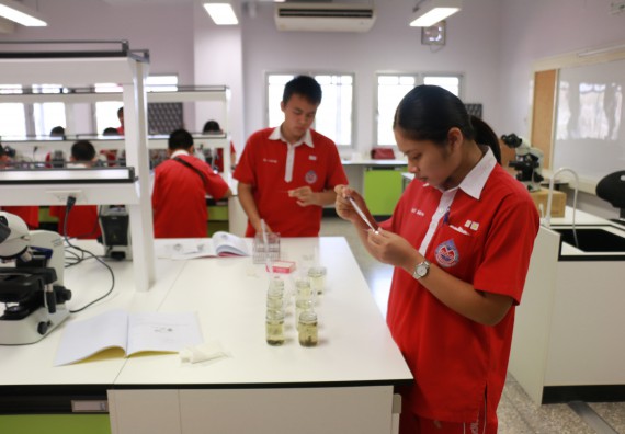 ภาพกิจกรรม คณะวิทยาศาสตร์และเทคโนโลยี จัดโครงการค่ายวิทยาศาสตร์นักเรียนห้องเรียนพิเศษวิทยาศาสตร์ ระดับชั้นมัธยมศึกษาปีที่ 2 โรงเรียนกำแพงเพชรพิทยาคม 