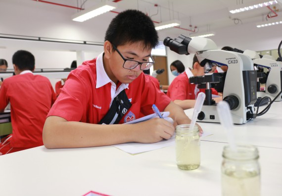 ภาพกิจกรรม คณะวิทยาศาสตร์และเทคโนโลยี จัดโครงการค่ายวิทยาศาสตร์นักเรียนห้องเรียนพิเศษวิทยาศาสตร์ ระดับชั้นมัธยมศึกษาปีที่ 2 โรงเรียนกำแพงเพชรพิทยาคม 