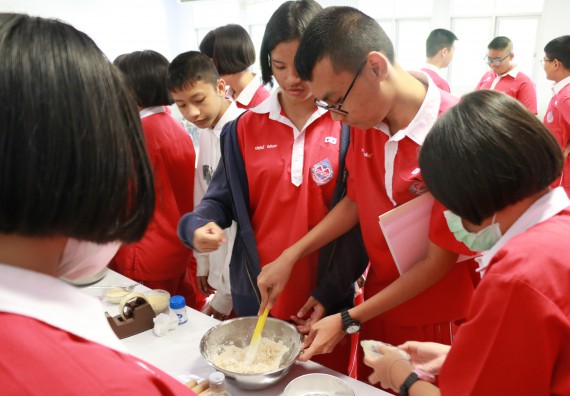 ภาพกิจกรรม คณะวิทยาศาสตร์และเทคโนโลยี จัดโครงการค่ายวิทยาศาสตร์นักเรียนห้องเรียนพิเศษวิทยาศาสตร์ ระดับชั้นมัธยมศึกษาปีที่ 2 โรงเรียนกำแพงเพชรพิทยาคม 