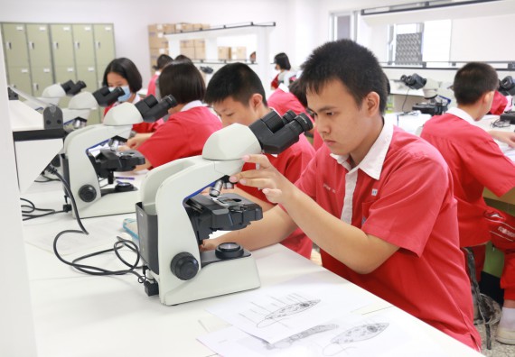 ภาพกิจกรรม คณะวิทยาศาสตร์และเทคโนโลยี จัดโครงการค่ายวิทยาศาสตร์นักเรียนห้องเรียนพิเศษวิทยาศาสตร์ ระดับชั้นมัธยมศึกษาปีที่ 2 โรงเรียนกำแพงเพชรพิทยาคม 