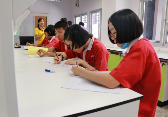 ภาพกิจกรรม คณะวิทยาศาสตร์และเทคโนโลยี จัดโครงการค่ายวิทยาศาสตร์นักเรียนห้องเรียนพิเศษวิทยาศาสตร์ ระดับชั้นมัธยมศึกษาปีที่ 2 โรงเรียนกำแพงเพชรพิทยาคม 